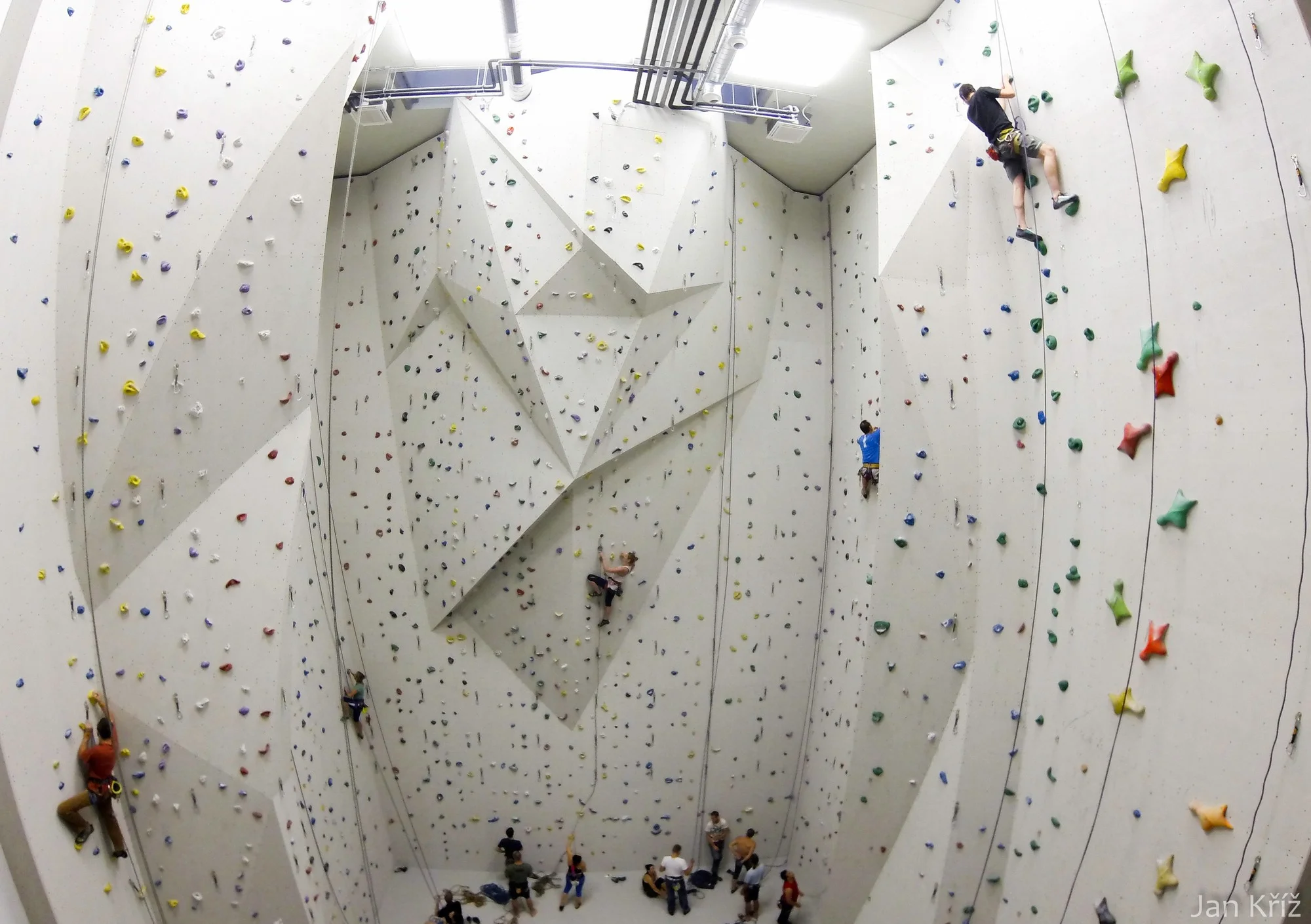 Vzhůru k výškám: kurz lezení pro 2 osoby na horolezecké stěně