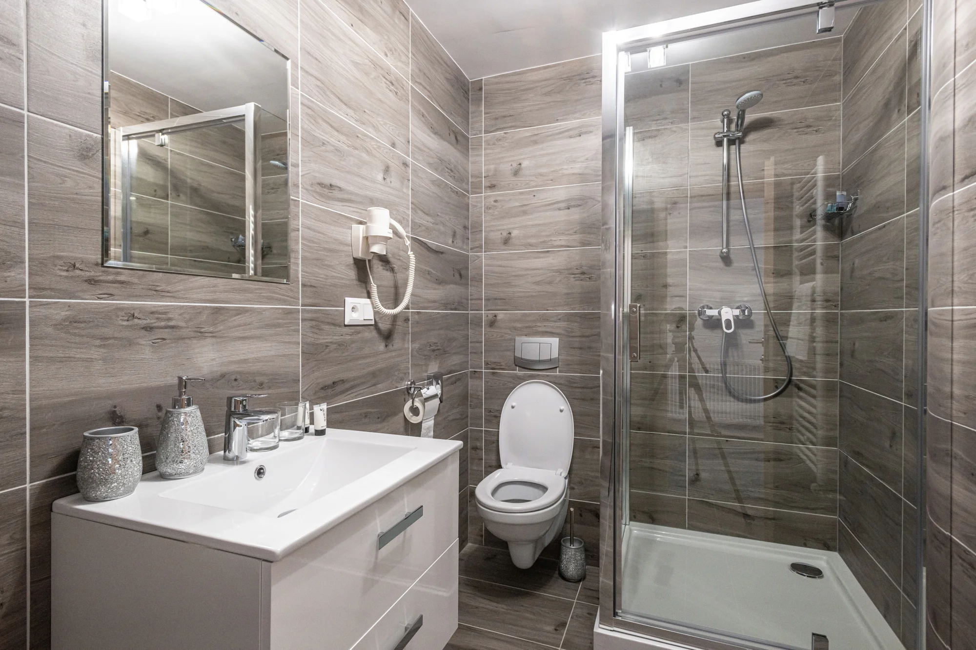 Moderní hotel přímo na břehu Oravské přehrady s polopenzí i slevou na plavbu lodí
