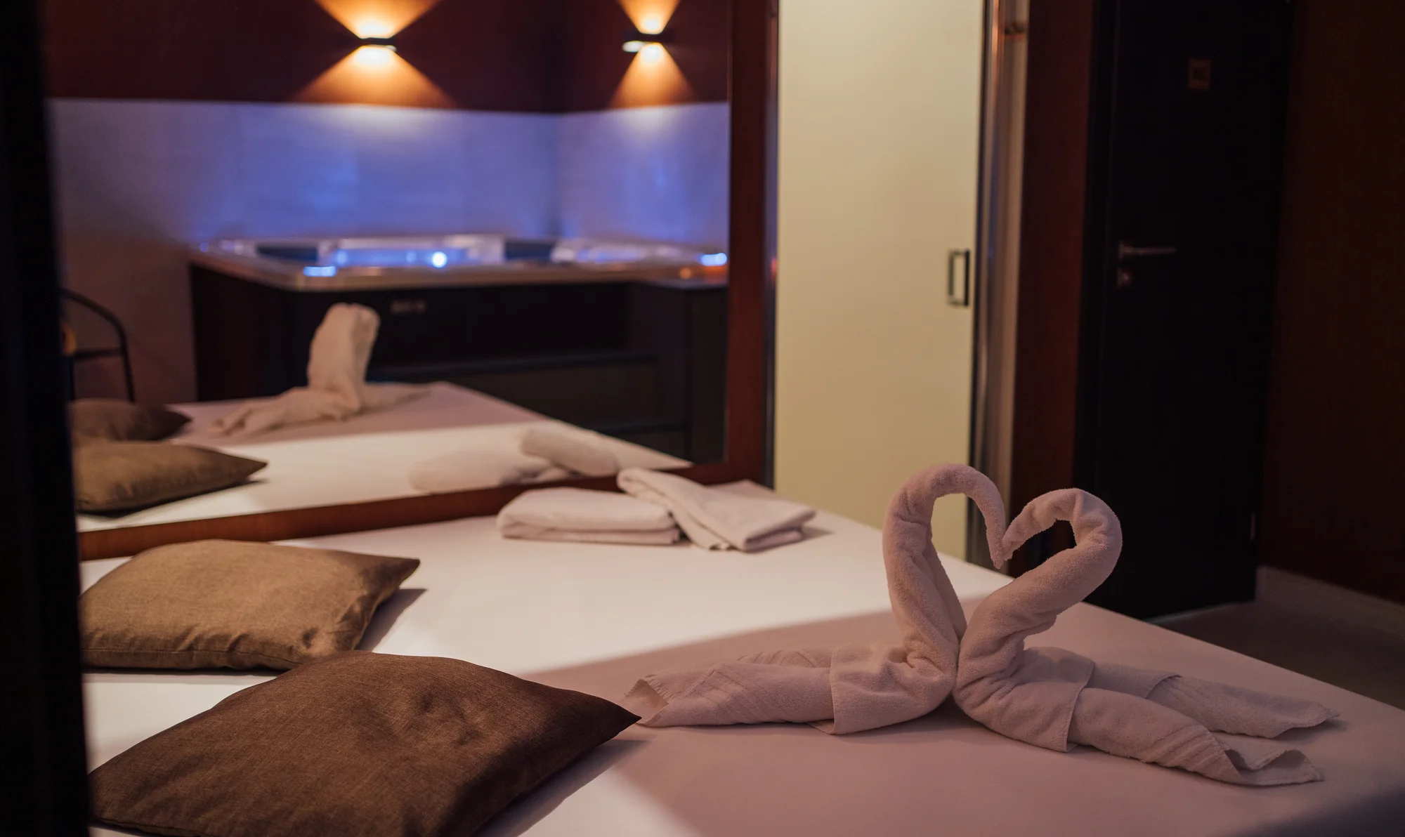 Privátní wellness pro 2 nebo 4 osoby: vířivka, sauna, sekt, ovoce i drinky