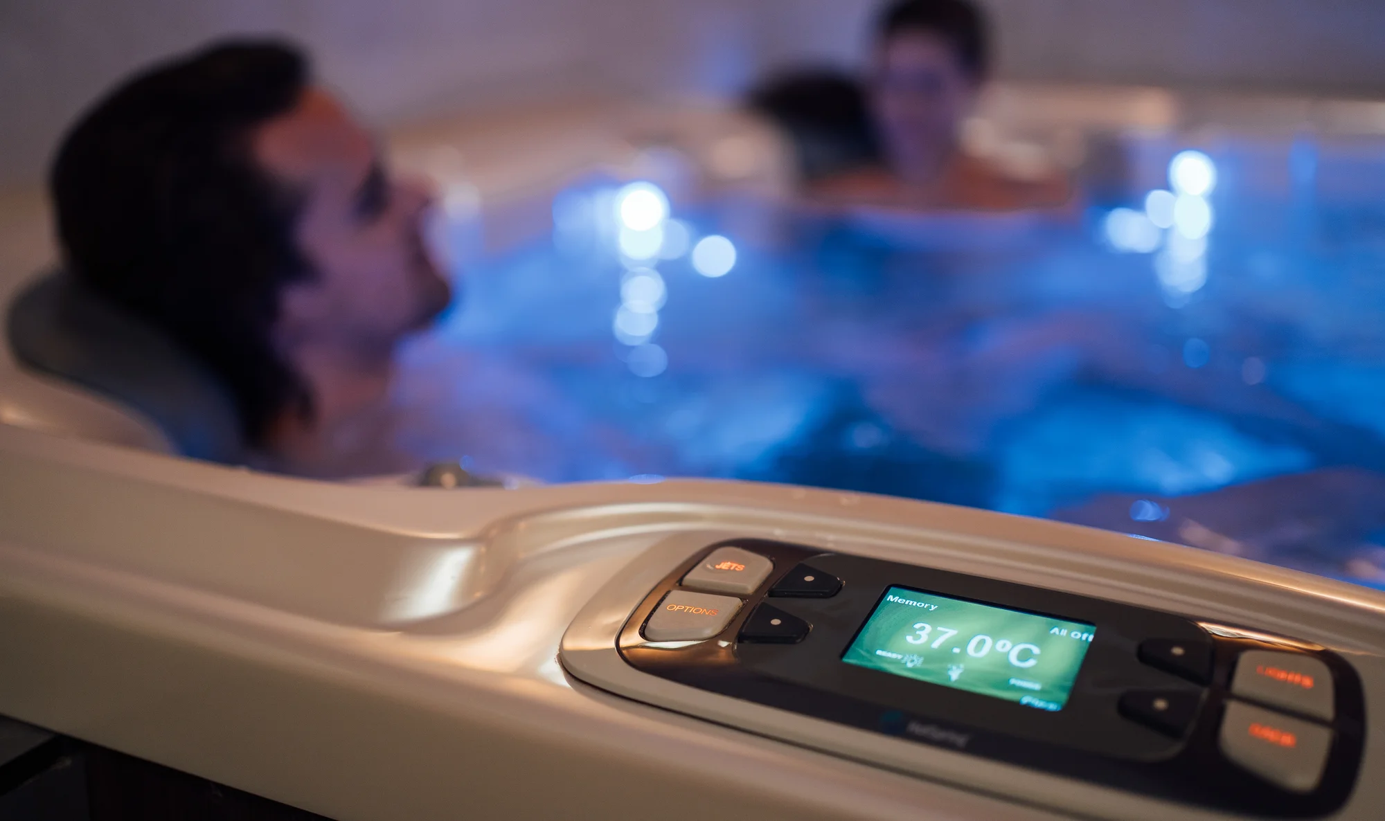 Privátní wellness pro 2 nebo 4 osoby: vířivka, sauna, sekt, ovoce i drinky
