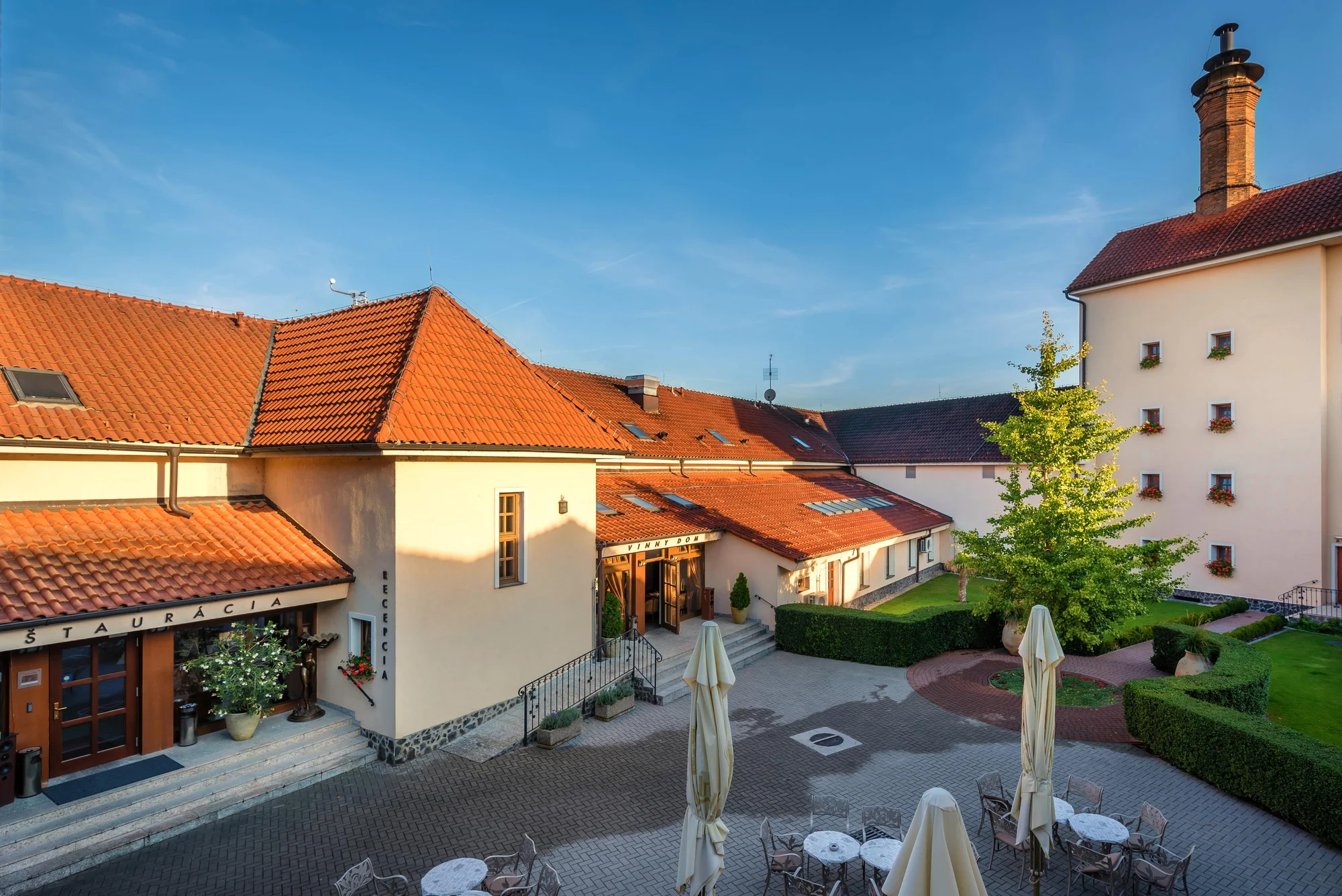 Romantický pobyt na zámku s vínem vlastní produkce a skvělým jídlem