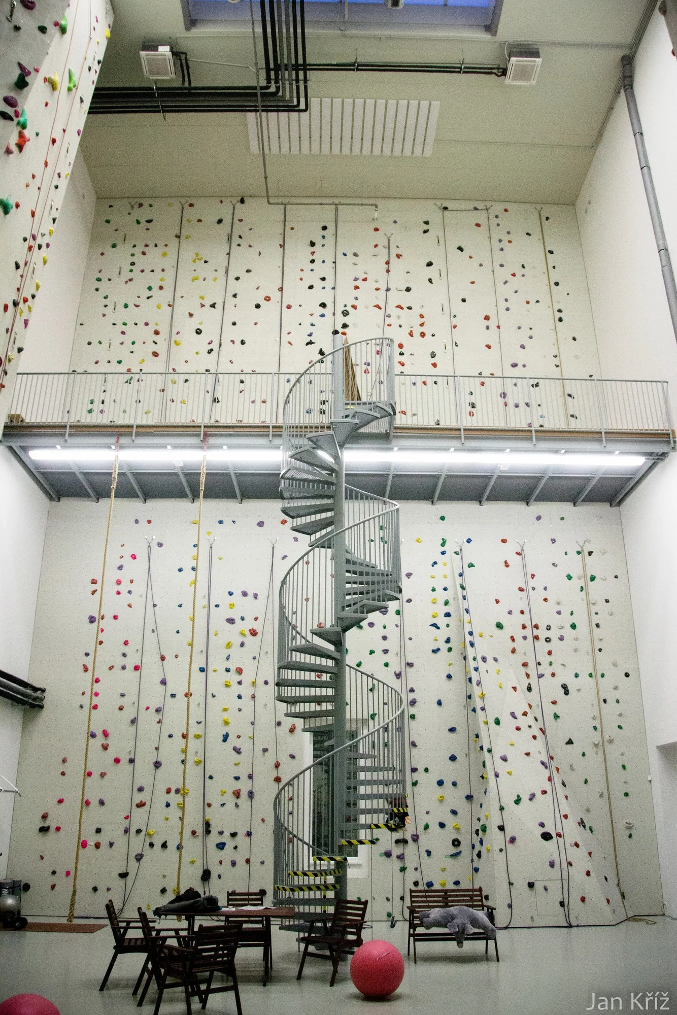 Vzhůru k výškám: kurz lezení pro 2 osoby na horolezecké stěně