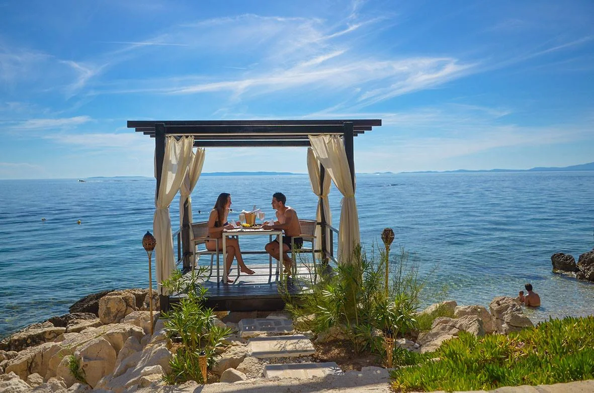 4* dovolená na chorvatském ostrově Pag: all inclusive i bazény, 2 děti zdarma