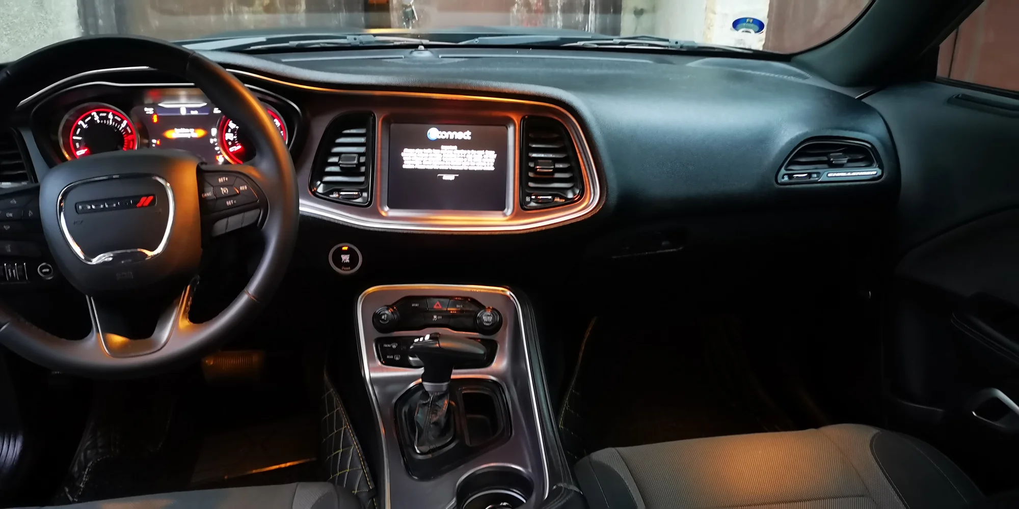 Superjízda v nadupaném Dodge Challenger na 15–60 minut vč. focení