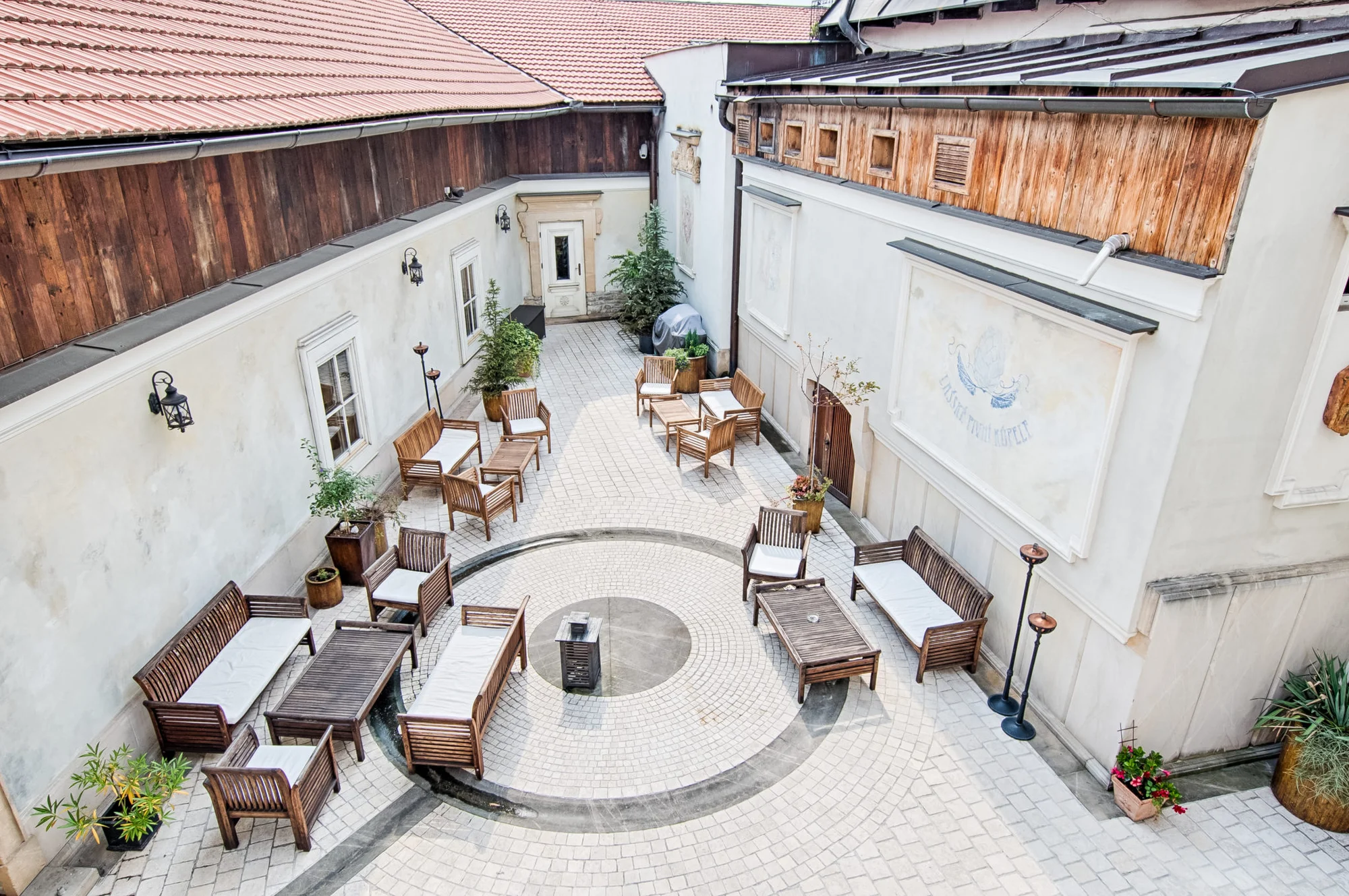 Pivní, vinná či medová lázeň i solná jeskyně pro dva, nápoje v ceně