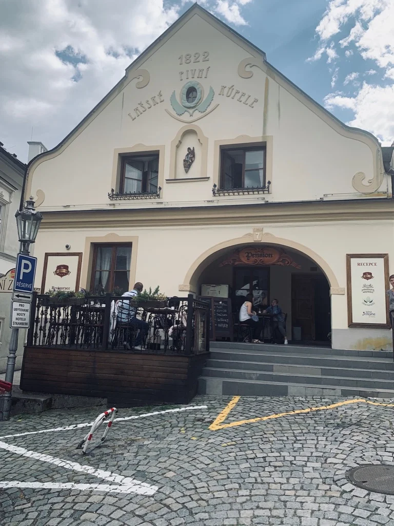 Pivní, vinná či medová lázeň i solná jeskyně pro dva, nápoje v ceně