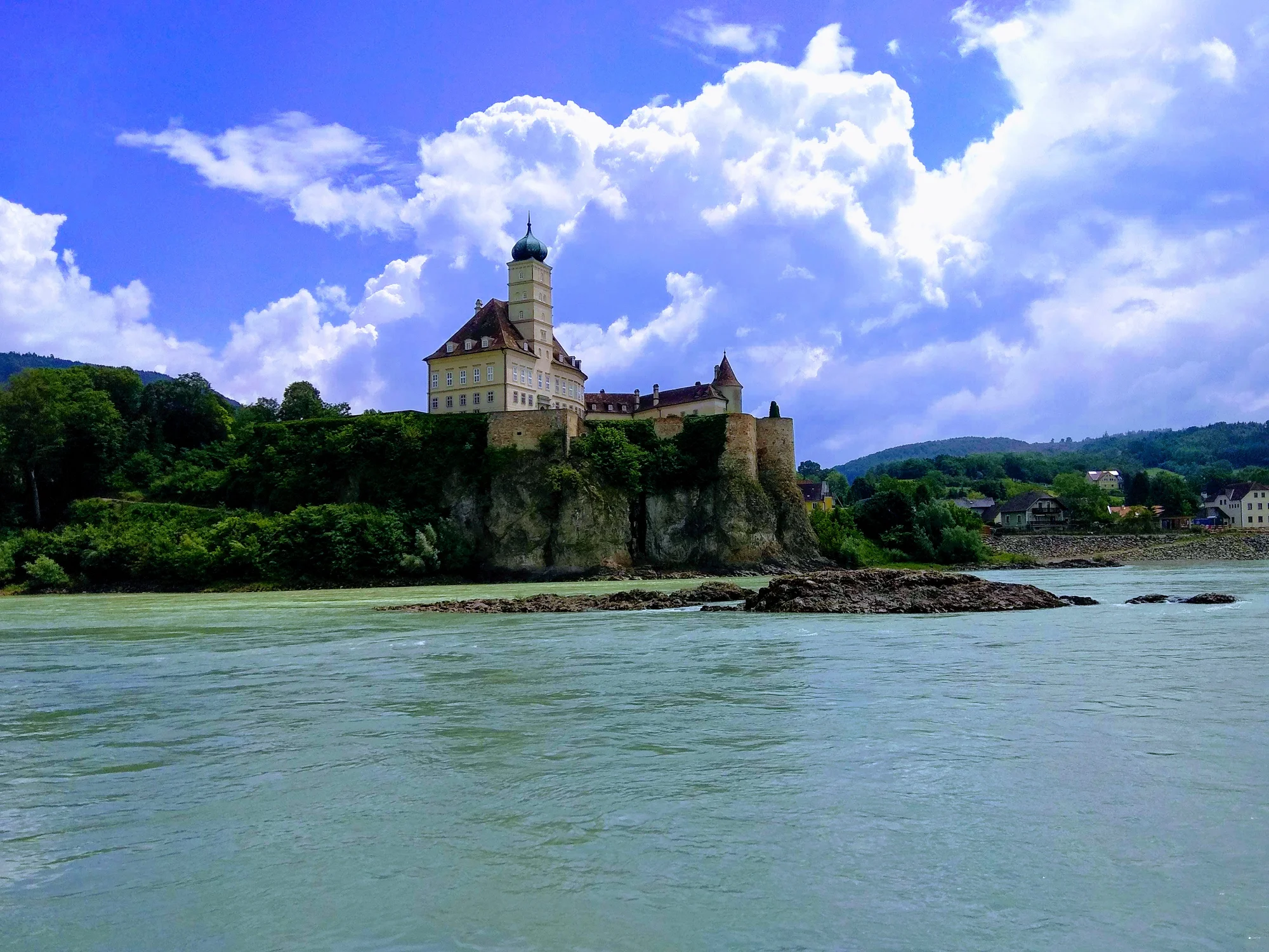 Autobusový zájezd do údolí Wachau a plavba po Dunaji do Melku