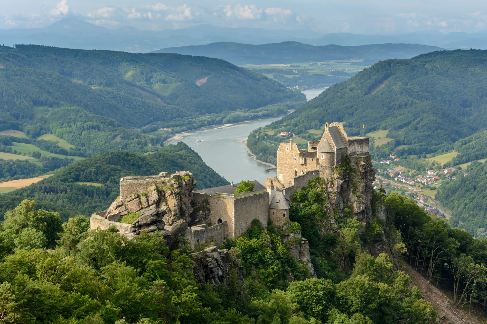 Autobusový zájezd do údolí Wachau a plavba po Dunaji do Melku
