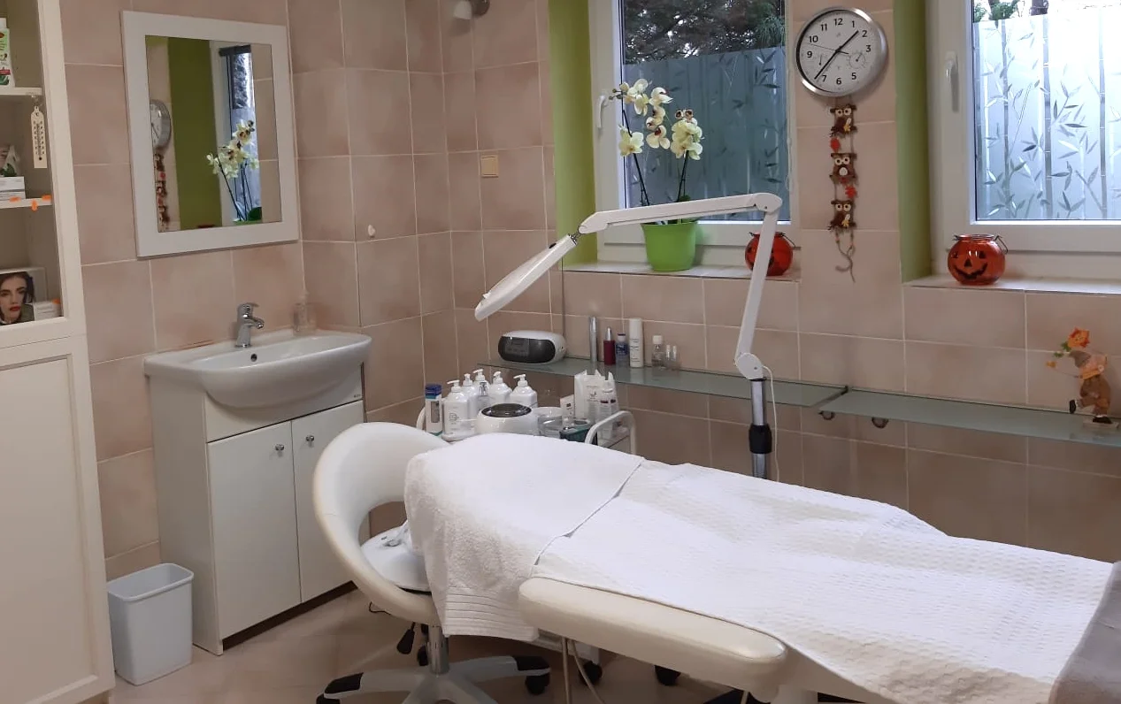 Kosmetické ošetření pleti vč. hloubkového čištění či depilace cukrovou pastou vybraných partií
