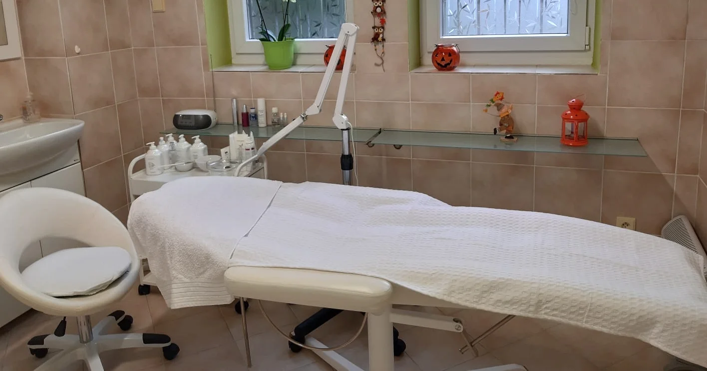 Kosmetické ošetření pleti vč. hloubkového čištění či depilace cukrovou pastou vybraných partií
