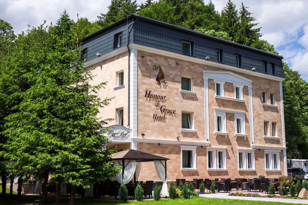 Luxusní čtyřchodové menu v Ostrově pro dva: jelení guláš, tagliatelle i Pavlova