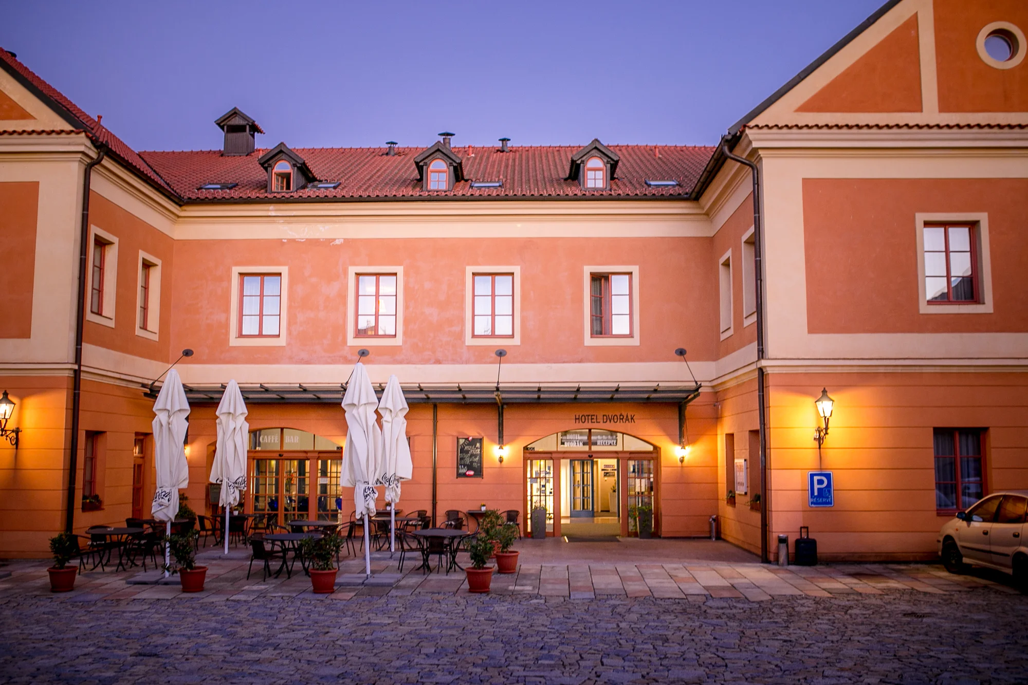 Pobyt v historickém Táboře: 4* hotel, bohaté snídaně i polopenze, wellness i koupel