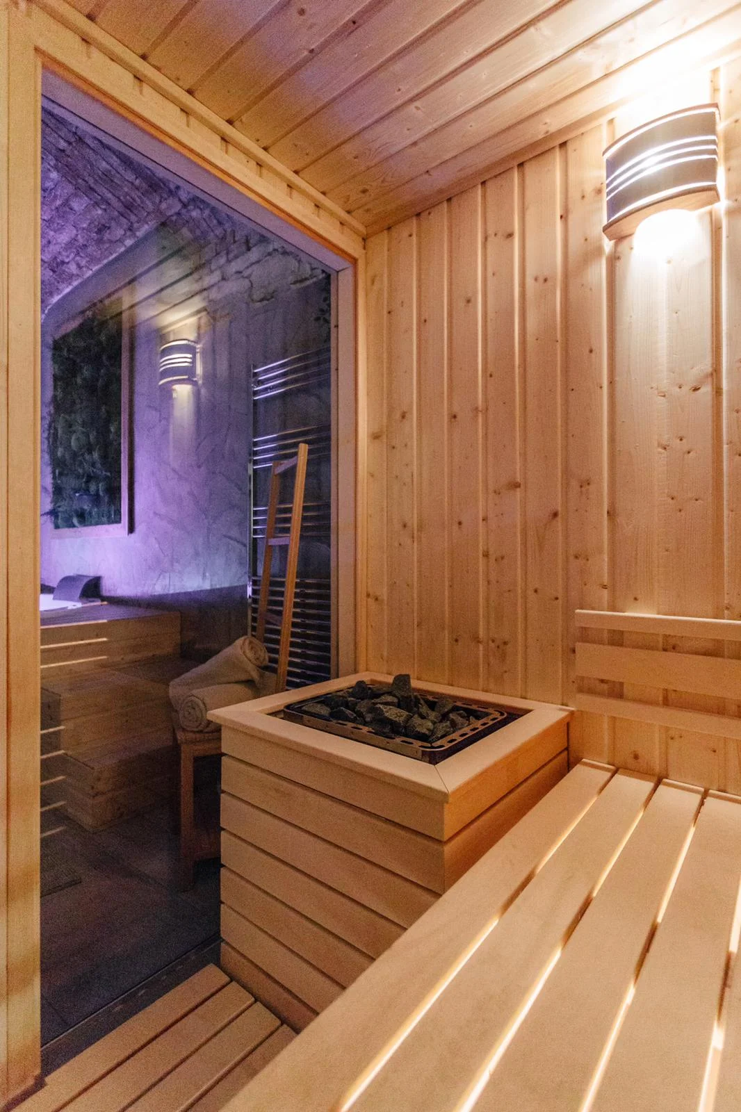 Relaxujte jen spolu v saunovém centru: privátní wellness i se sklenkou sektu pro 2 osoby