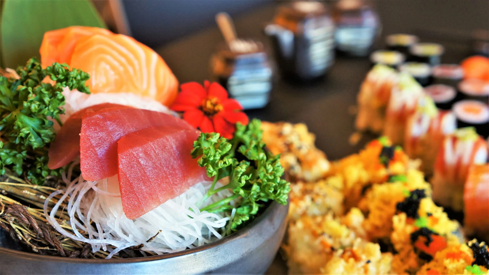 Set 26, 43 nebo 63 ks sushi s avokádem, lososem, tuňákem i okurkou