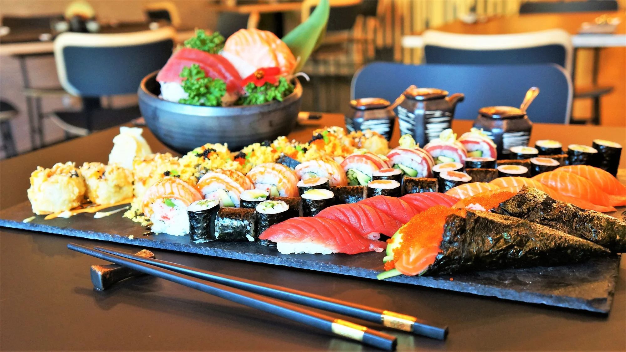 Set 26, 43 nebo 63 ks sushi s avokádem, lososem, tuňákem i okurkou