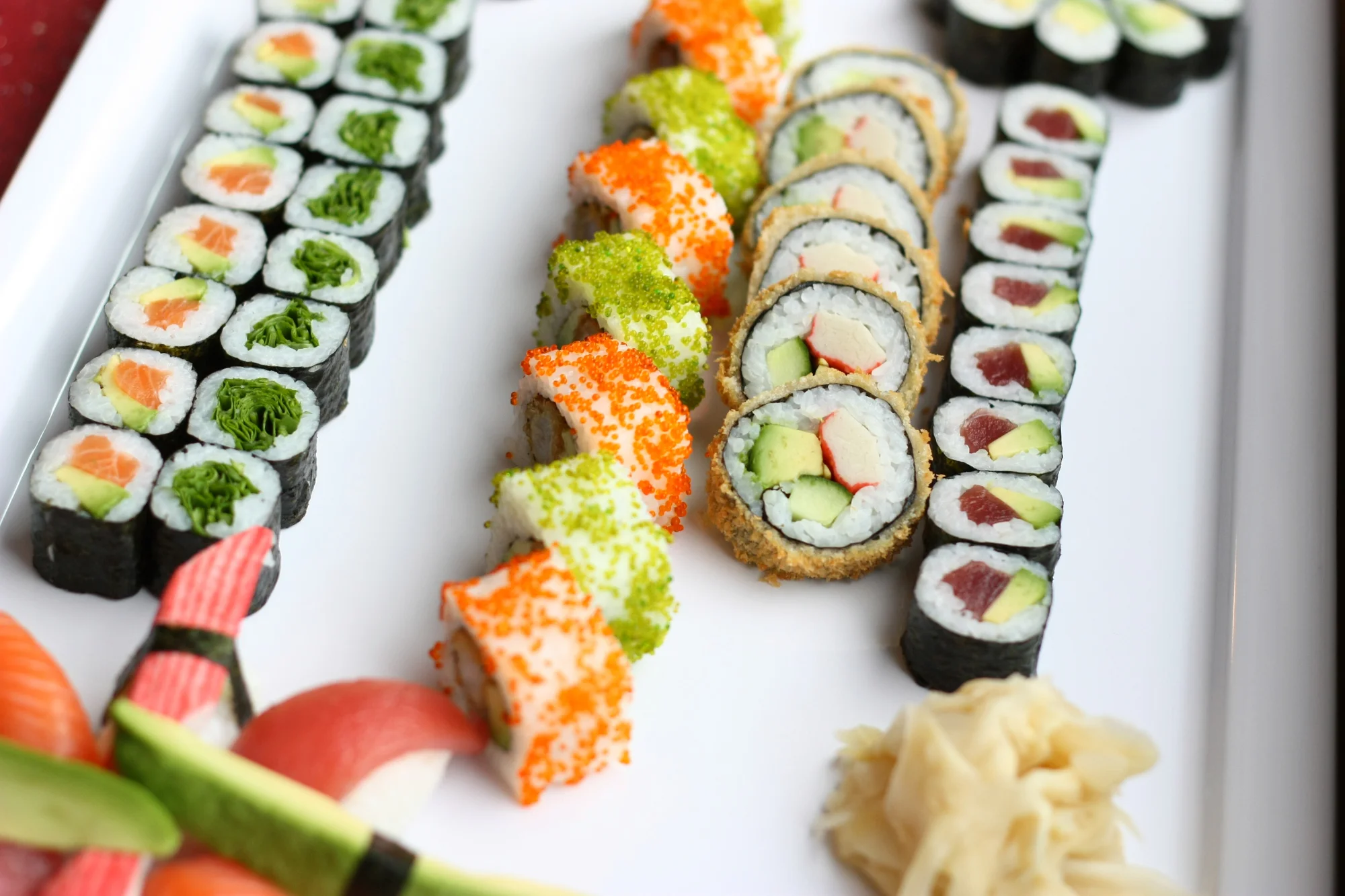 Nechte si naservírovat sushi: 46 nebo 62 ks s lososem, avokádem i tuňákem