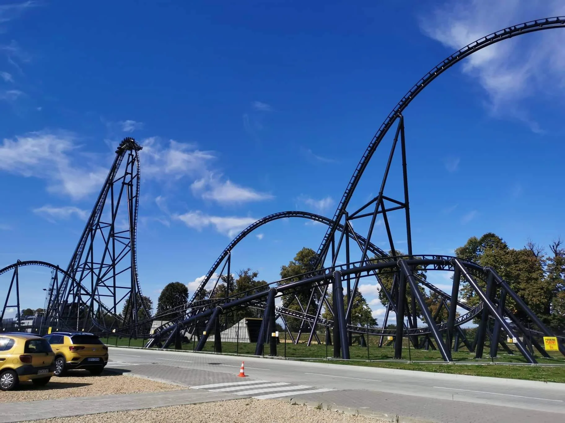 Celodenní výlet do zábavního parku Energylandia: extrémní horské dráhy, kolotoče, show i 7D kino