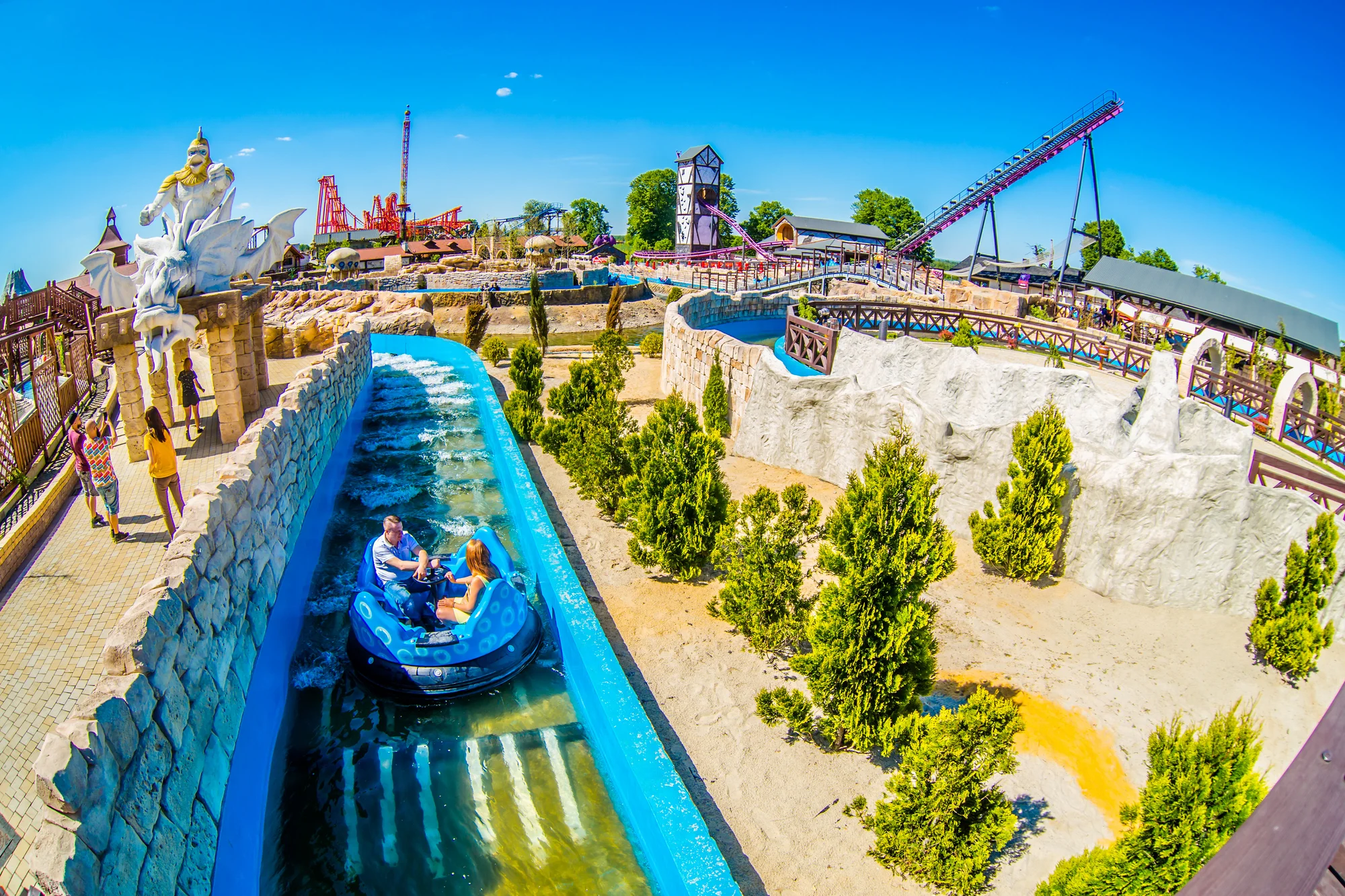 Celodenní výlet do zábavního parku Energylandia: extrémní horské dráhy, kolotoče, show i 7D kino