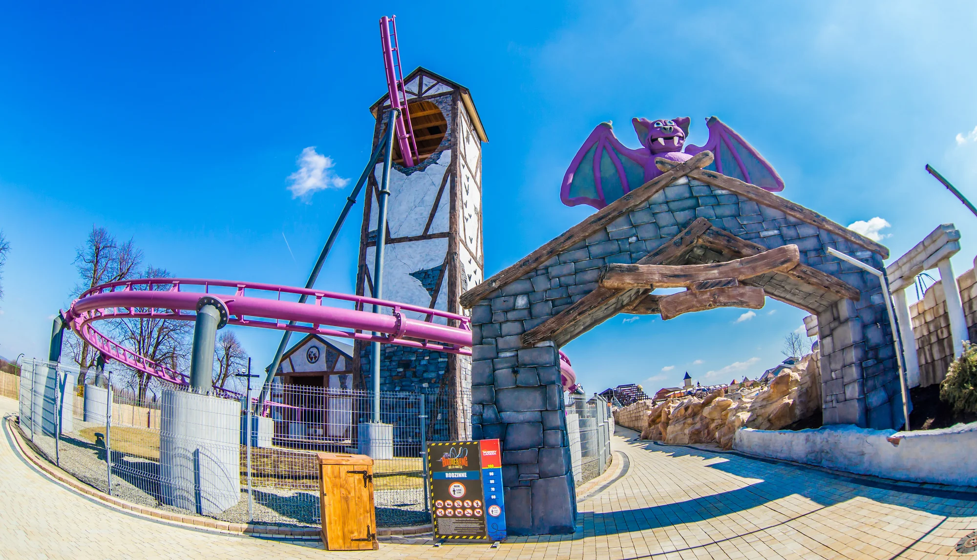 Celodenní výlet do zábavního parku Energylandia: extrémní horské dráhy, kolotoče, show i 7D kino