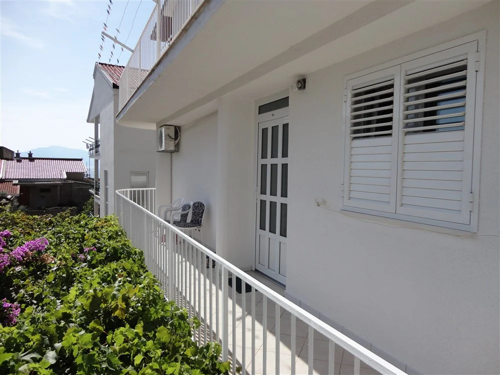 V párech či s rodinou na Makarskou riviéru: 7 nocí ve vybavených apartmánech pro 2-4 osoby