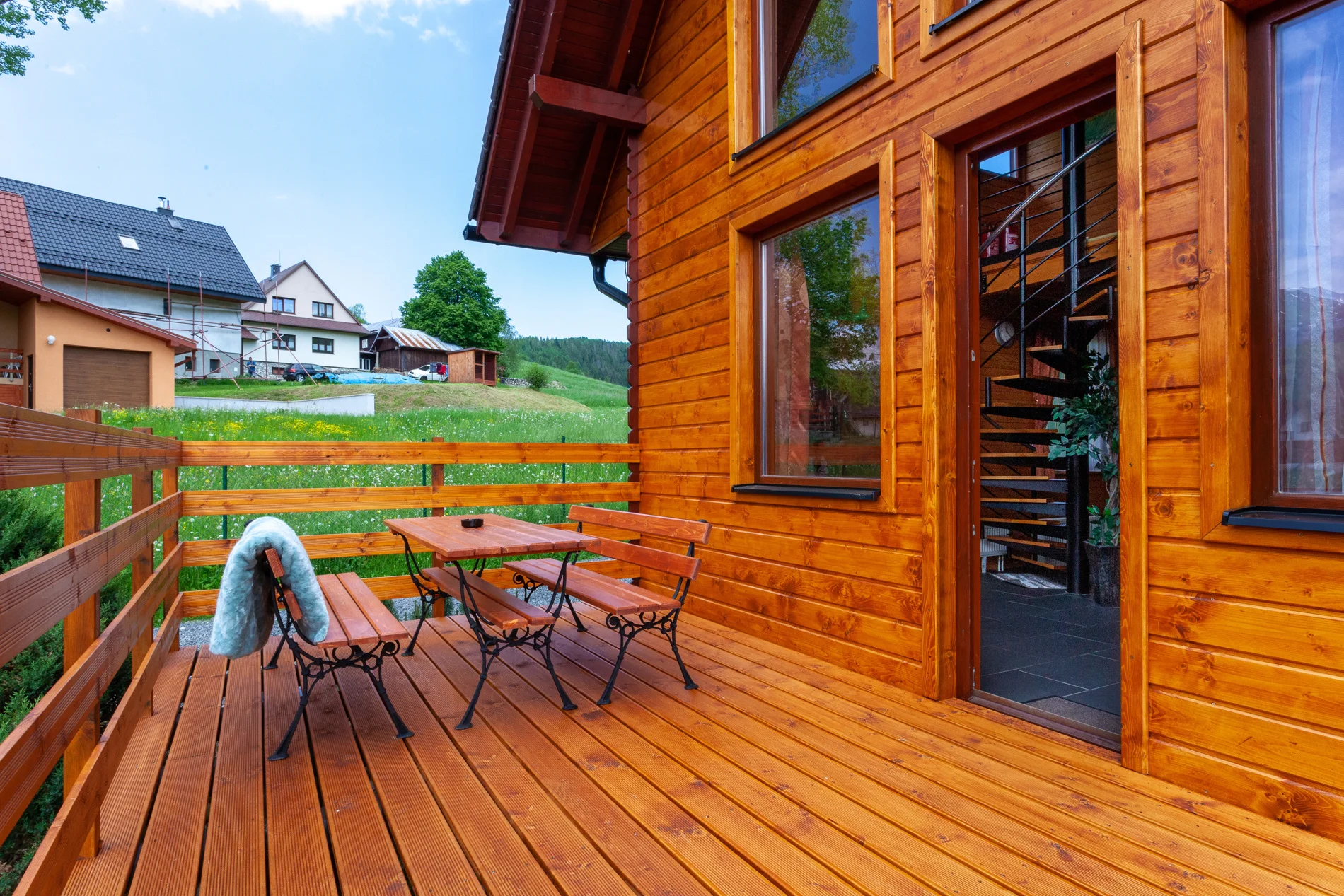 Komfortní chatky v nádherném prostředí Belianských Tater: pobyt vhodný pro rodiny i větší skupiny přátel
