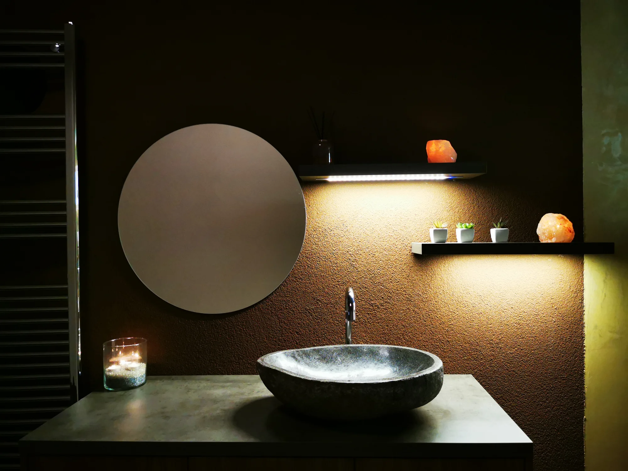 Luxusní wellness na Hluboké: privátní koupel v růžích nebo pivní lázně pro dva