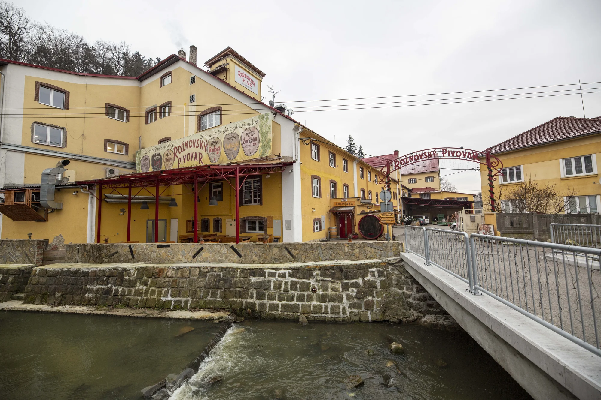 Pivovarský hotel v Beskydech: lesní lázně, pivní lázně, wellness na pokoji i 7. nebe na střeše