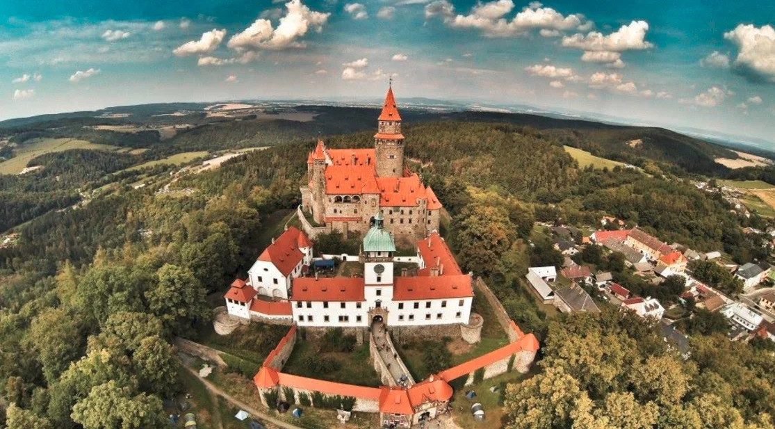 1 nebo 2 hodiny v oblacích: let horkovzdušným balónem v páru či skupince