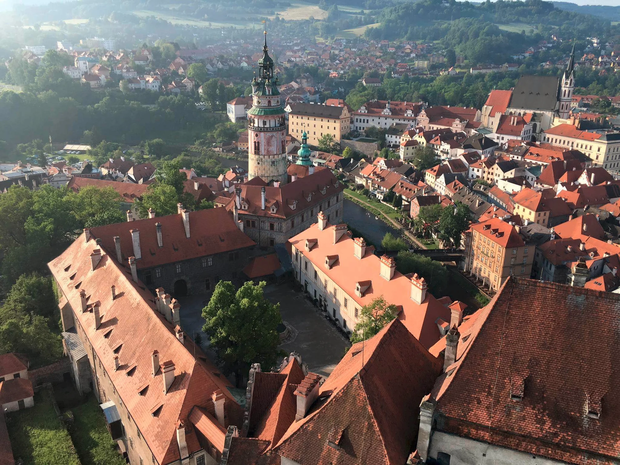 1 nebo 2 hodiny v oblacích: let horkovzdušným balónem v páru či skupince