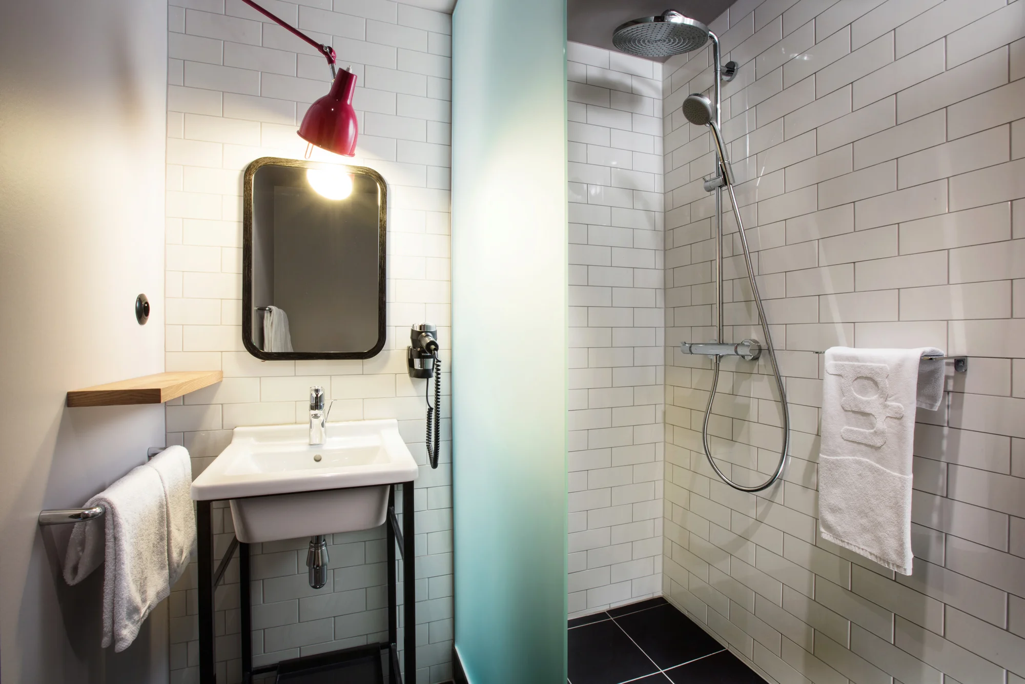 Pobyt v Praze: moderní hotel v Karlíně se snídaní, blízko metra i tramvaje