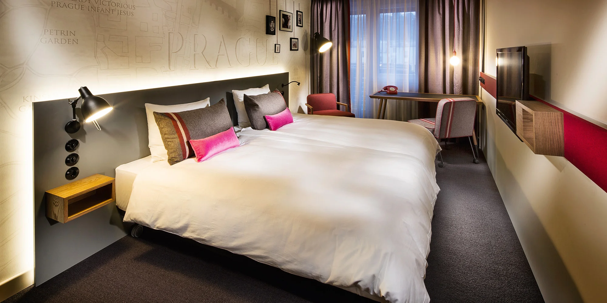Pobyt v Praze: moderní hotel v Karlíně se snídaní, blízko metra i tramvaje