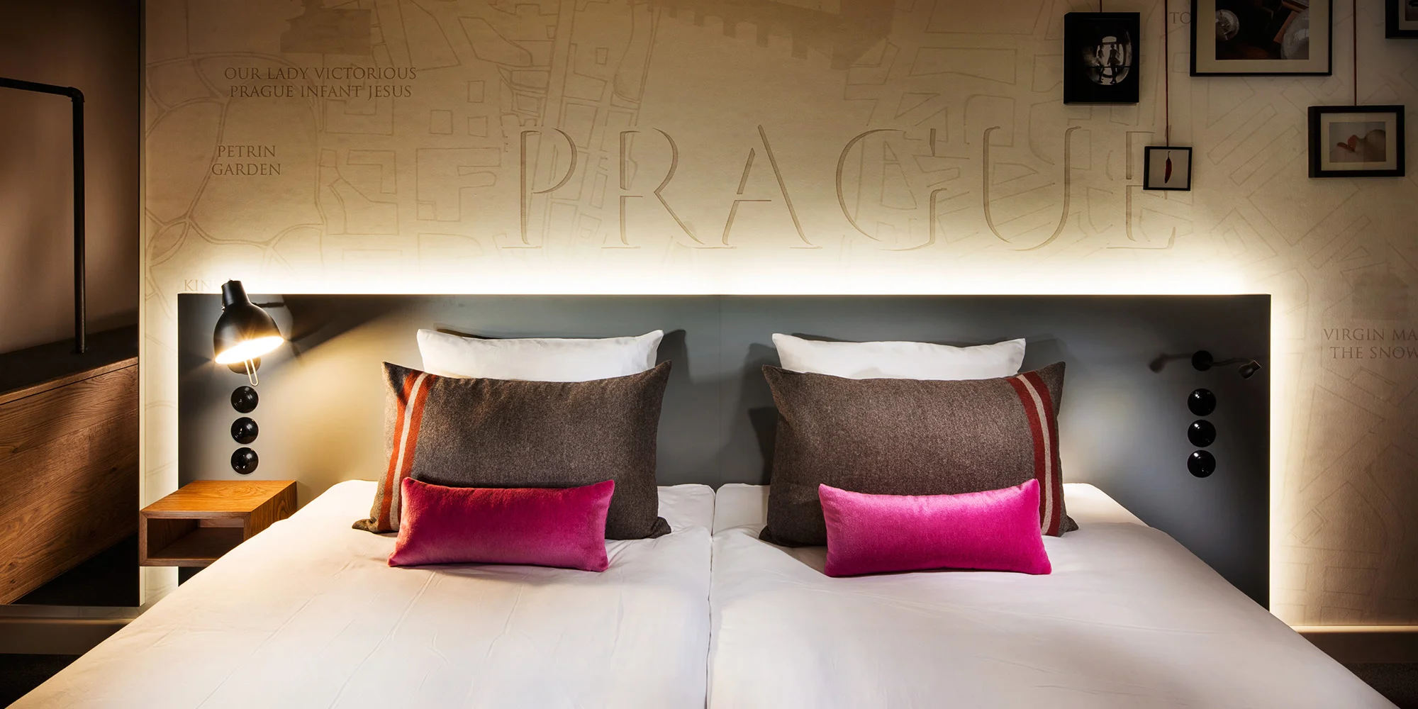 Pobyt v Praze: moderní hotel v Karlíně se snídaní, blízko metra i tramvaje