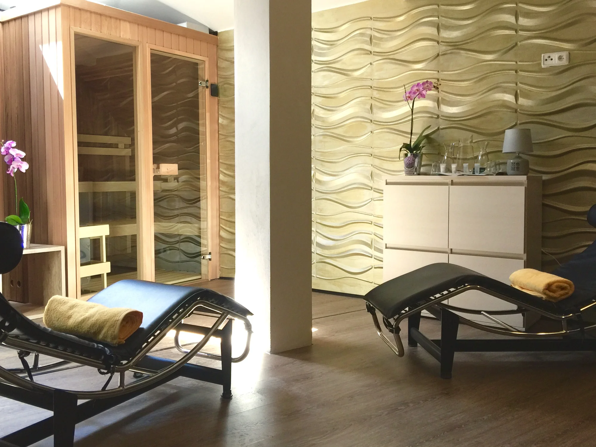 Pobyt v butikovém hotelu kousek od parku a léčivých pramenů: snídaně, bazén i privátní wellness