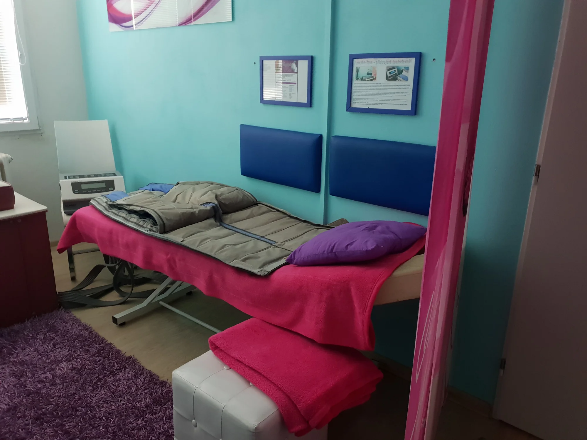 10 masáží nohou přístrojovou lymfodrenáží na 60 minut