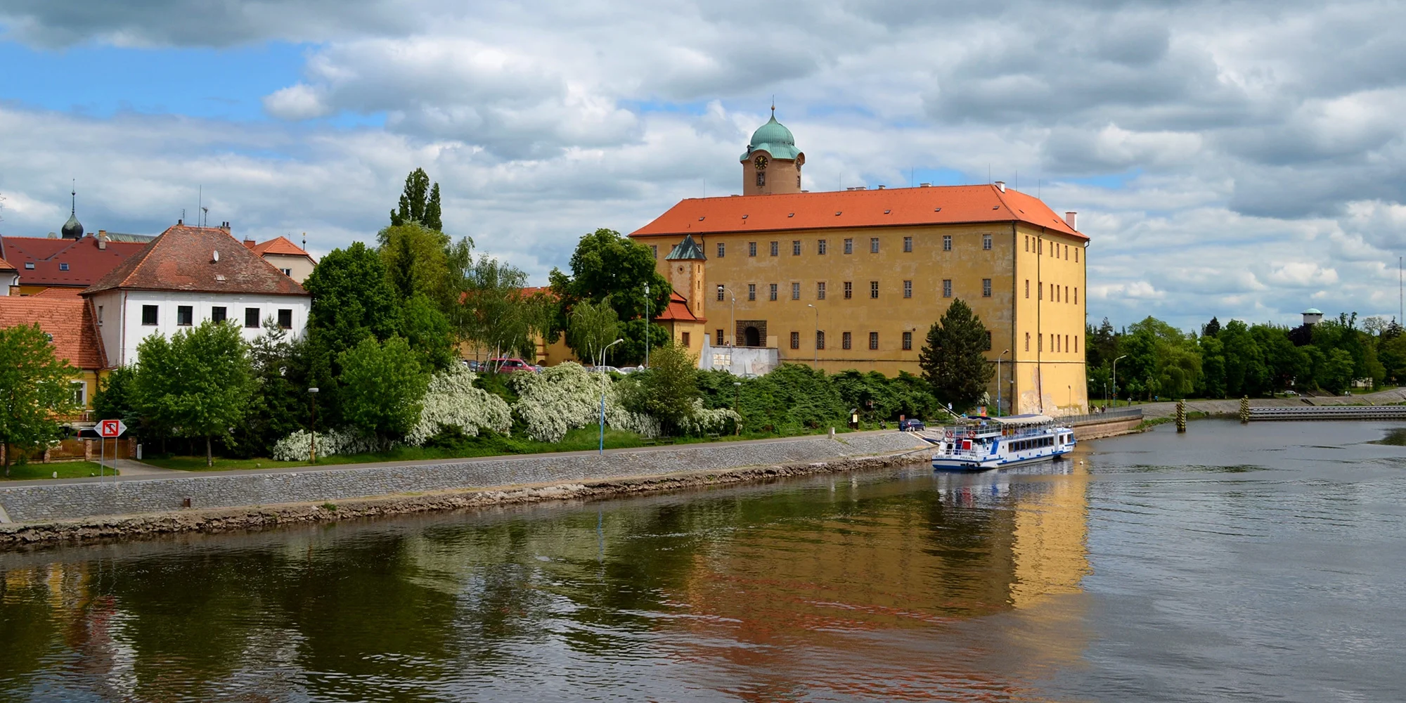 Pobyt v Poděbradech poblíž lázeňské kolonády: snídaně, gurmánský balíček i privátní wellness