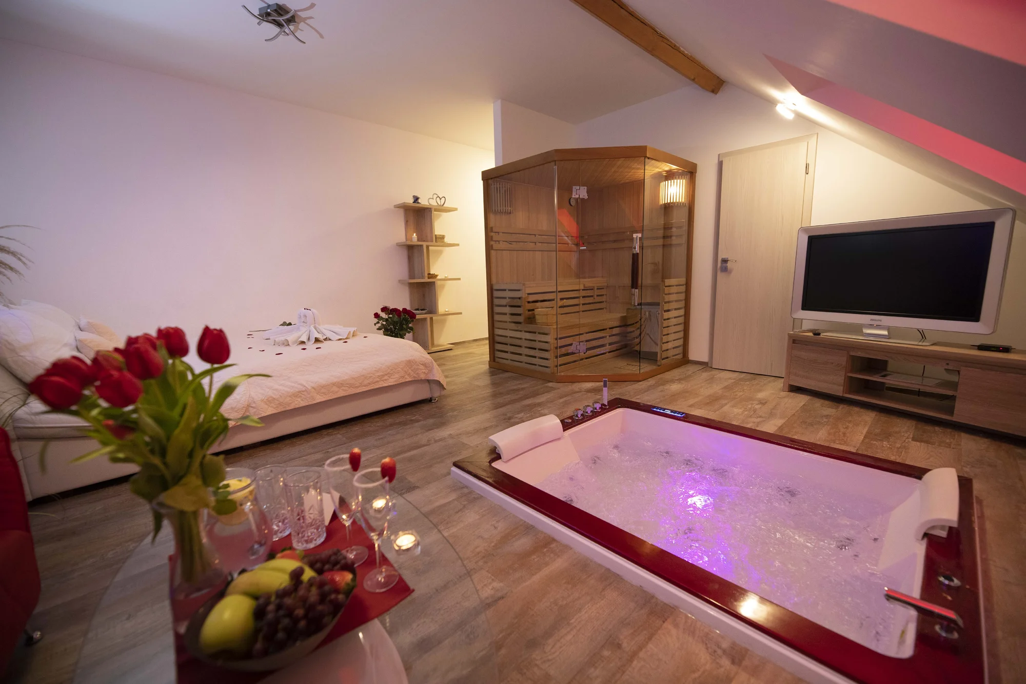 Privátní wellness pro dva: 120 minut s romantickým balíčkem