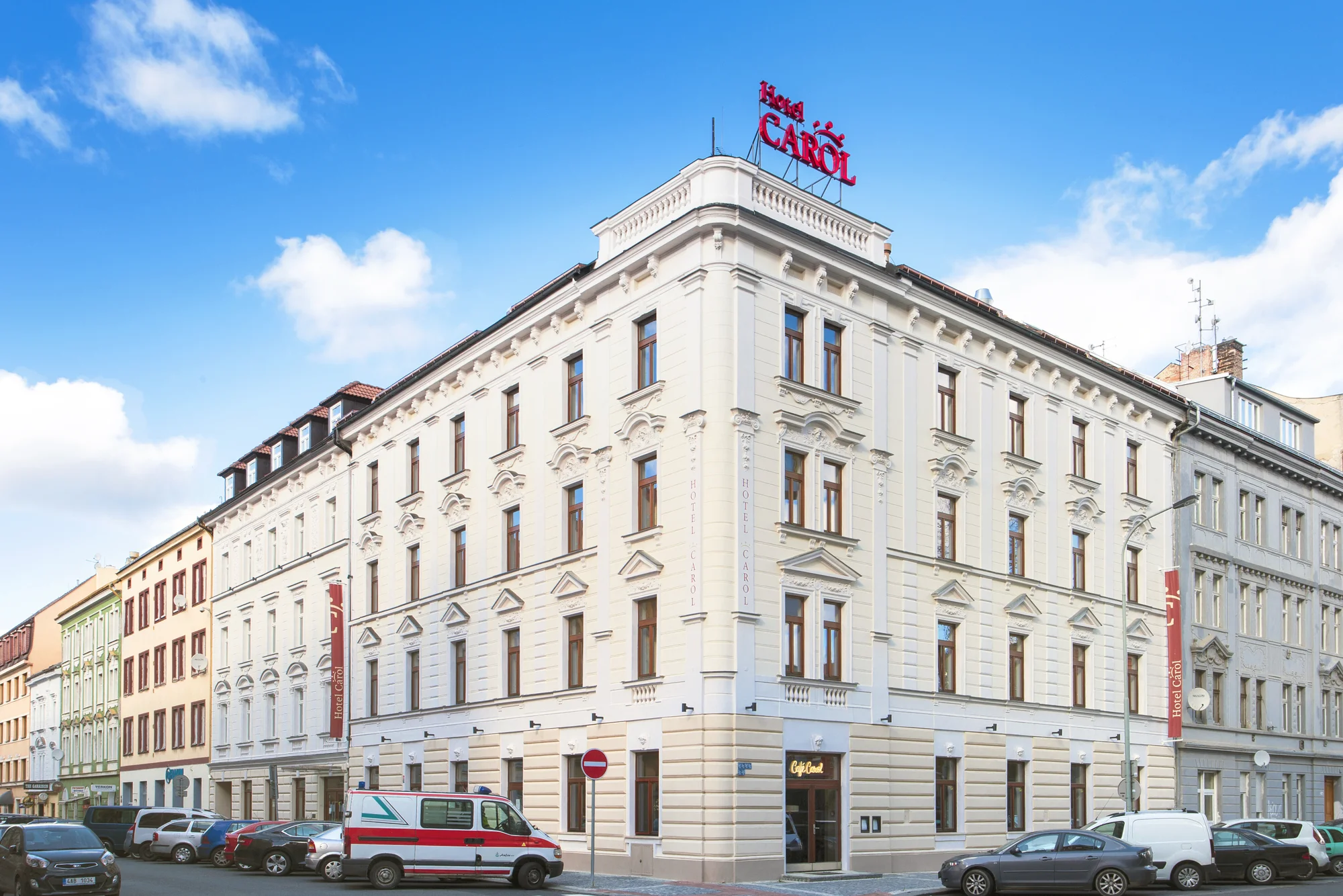 Ubytování se snídaněmi v elegantním hotelu pár kroků od O2 areny