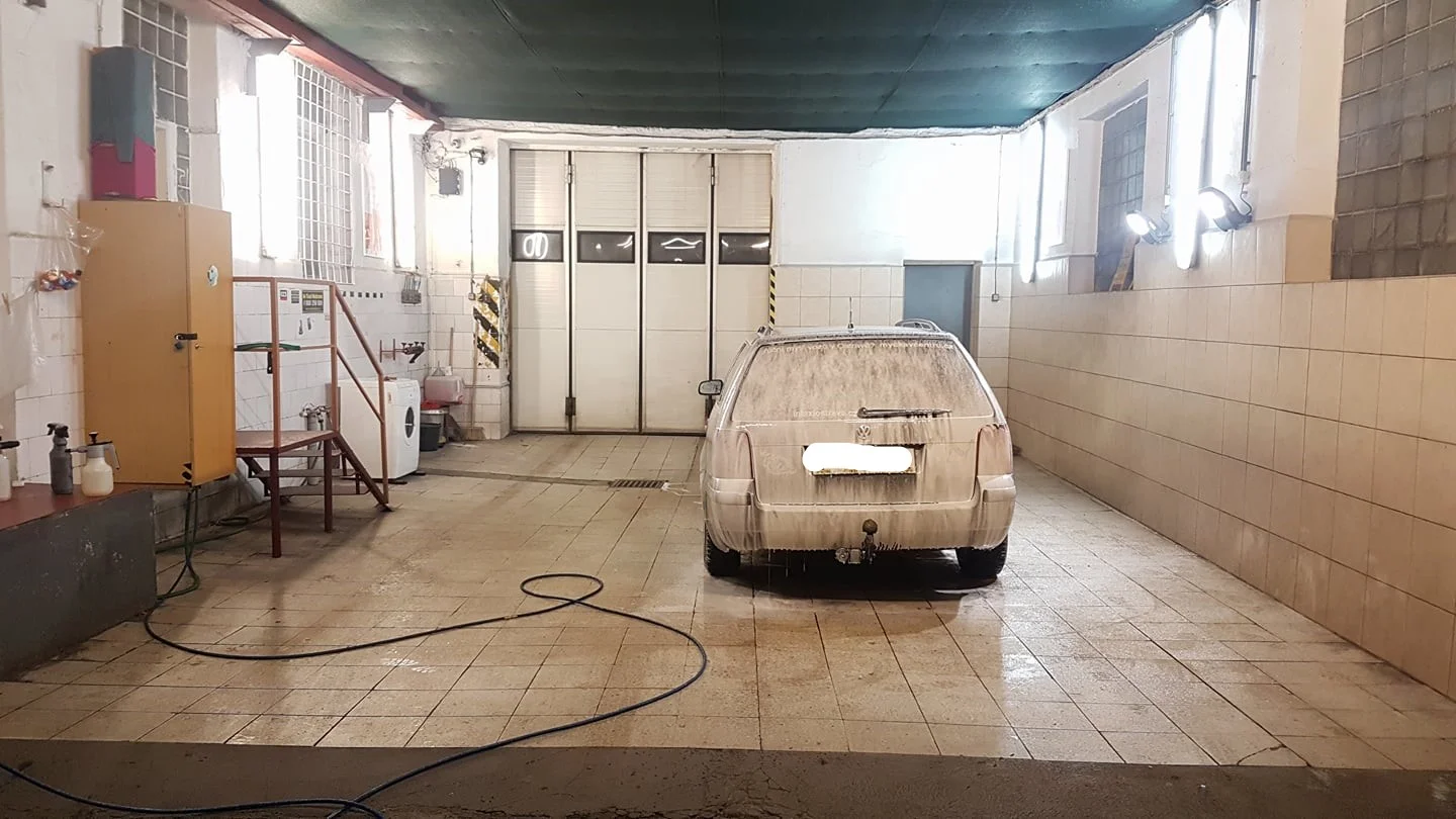 Skvělá péče o auto: otevřené vouchery na veškeré služby ruční Myčky v centru