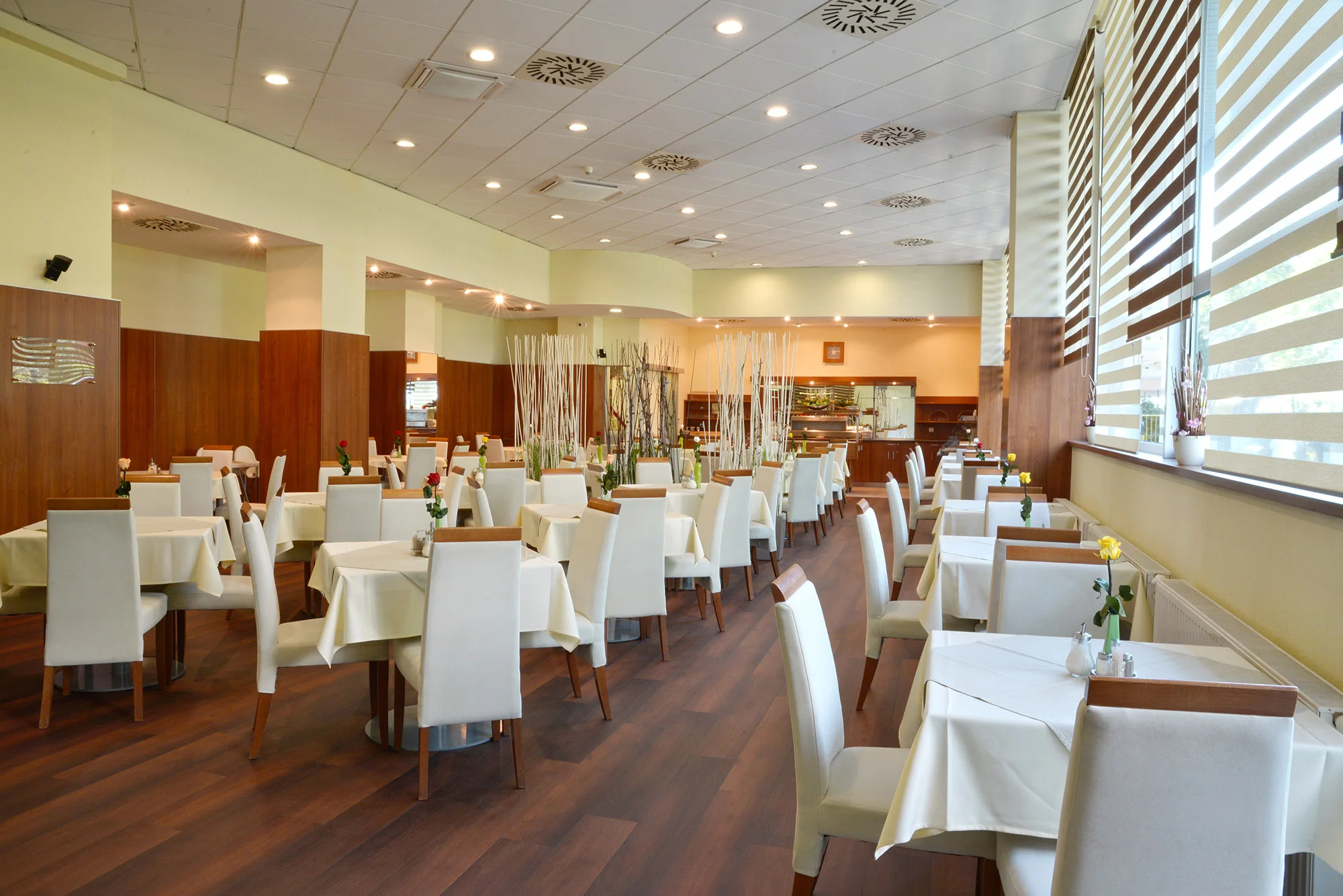 Sami nebo v páru či s rodinou do Brna: hotel se střešním wellness, snídaně i večeře