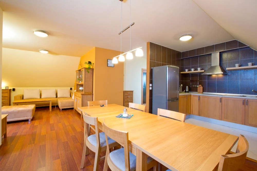 Útulné horské apartmány až pro 8 lidí v srdci Krkonoš: posezení u táboráku i výlety do okolí
