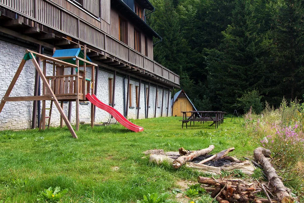 Útulné horské apartmány až pro 8 lidí v srdci Krkonoš: posezení u táboráku i výlety do okolí