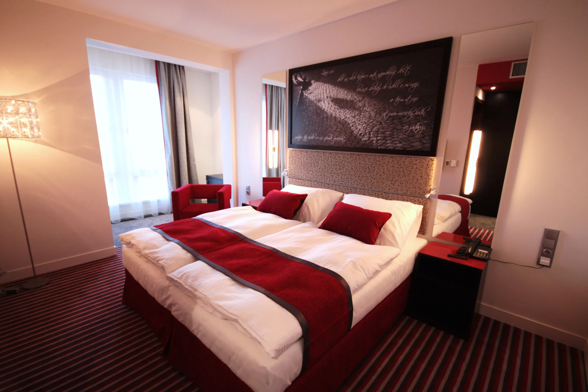 Pobyt u Petřínských sadů v Praze: moderní hotel, pokoj Superior a snídaně v ceně