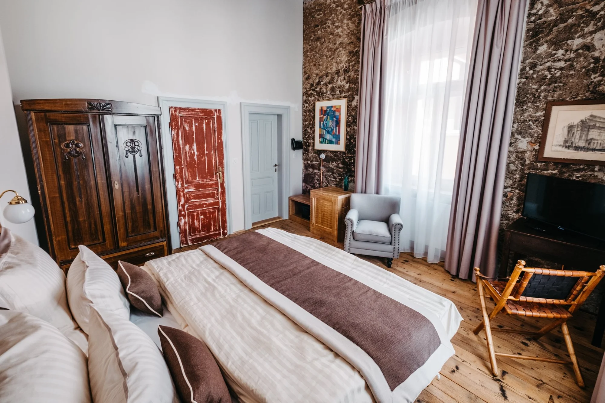 Luxusní hotel jen kousek od Prahy: pokoj či apartmá se snídaní