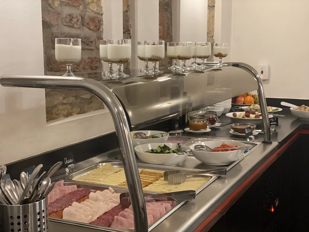 Pobyt u Petřínských sadů v Praze: moderní hotel, pokoj Superior a snídaně v ceně