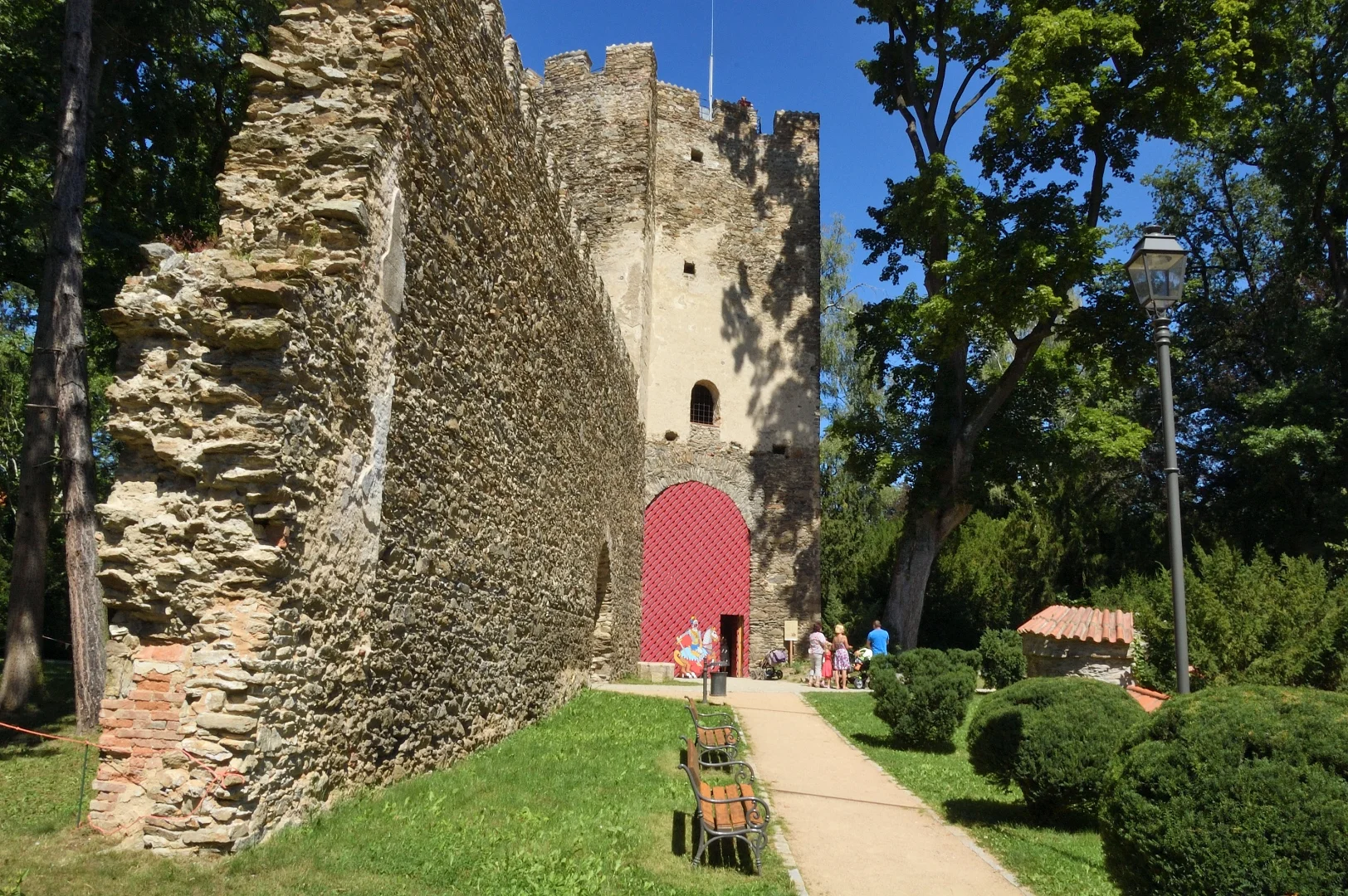 Na výlet za historií: jednotné i rodinné vstupy na zámek Zruč nad Sázavou