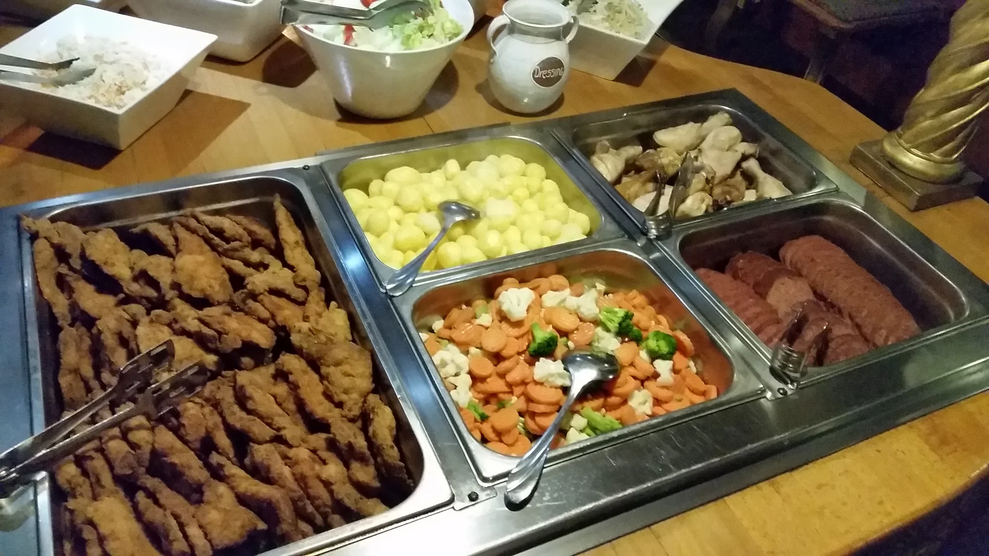 2hod. plavba po Vltavě s rautem all you can eat pro děti i dospělé