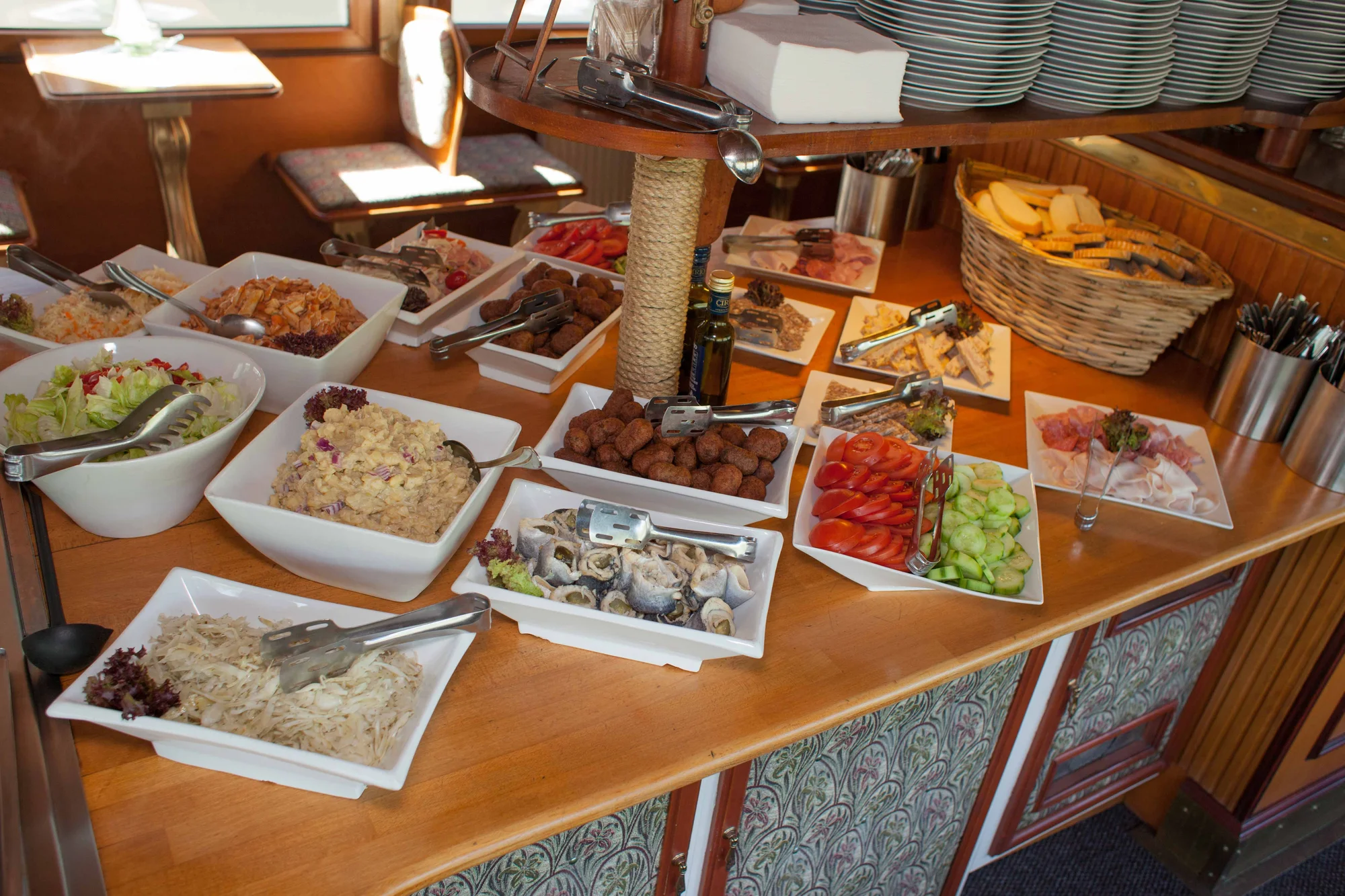 2hod. plavba po Vltavě s rautem all you can eat pro děti i dospělé