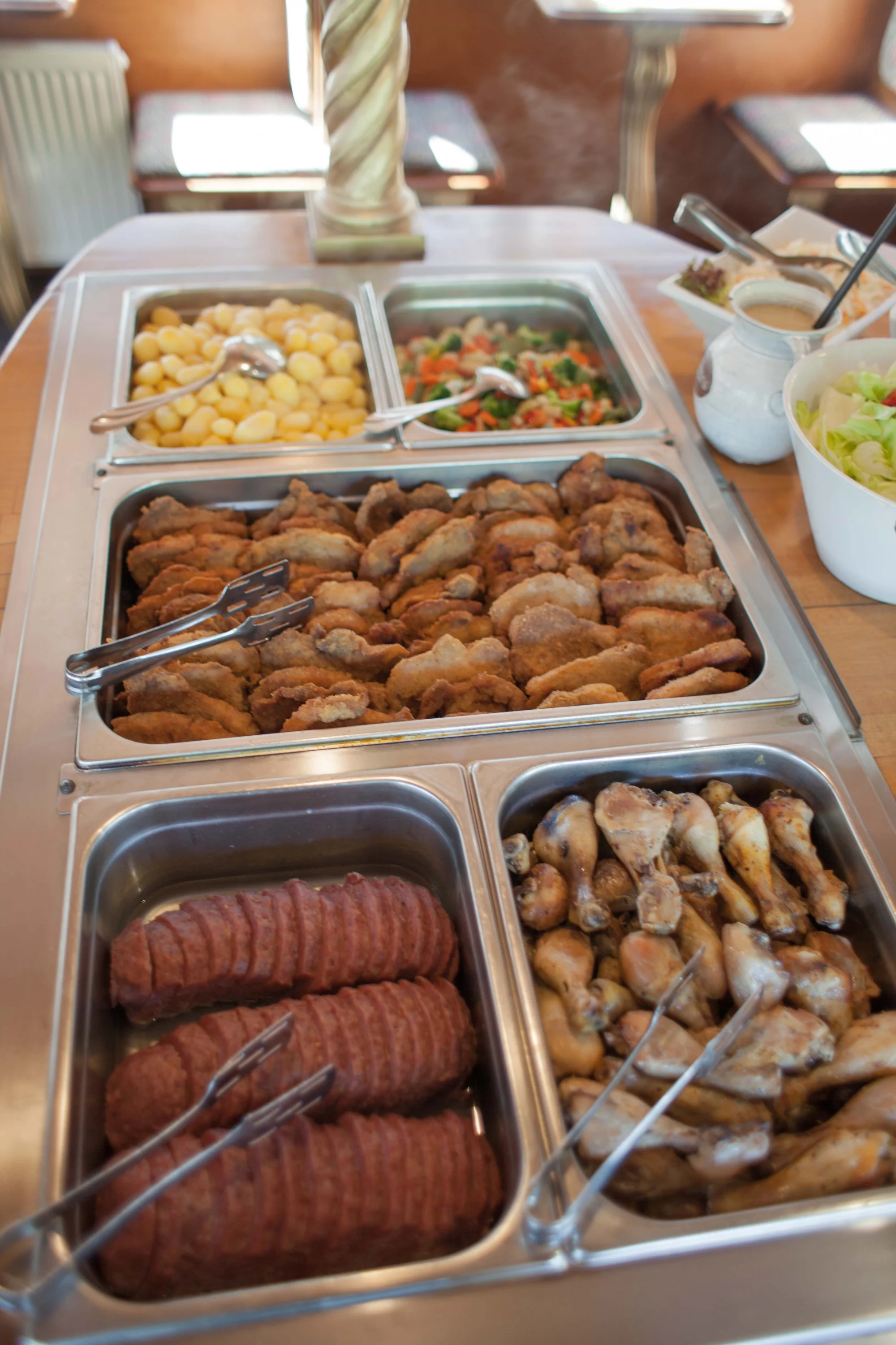 2hod. plavba po Vltavě s rautem all you can eat pro děti i dospělé