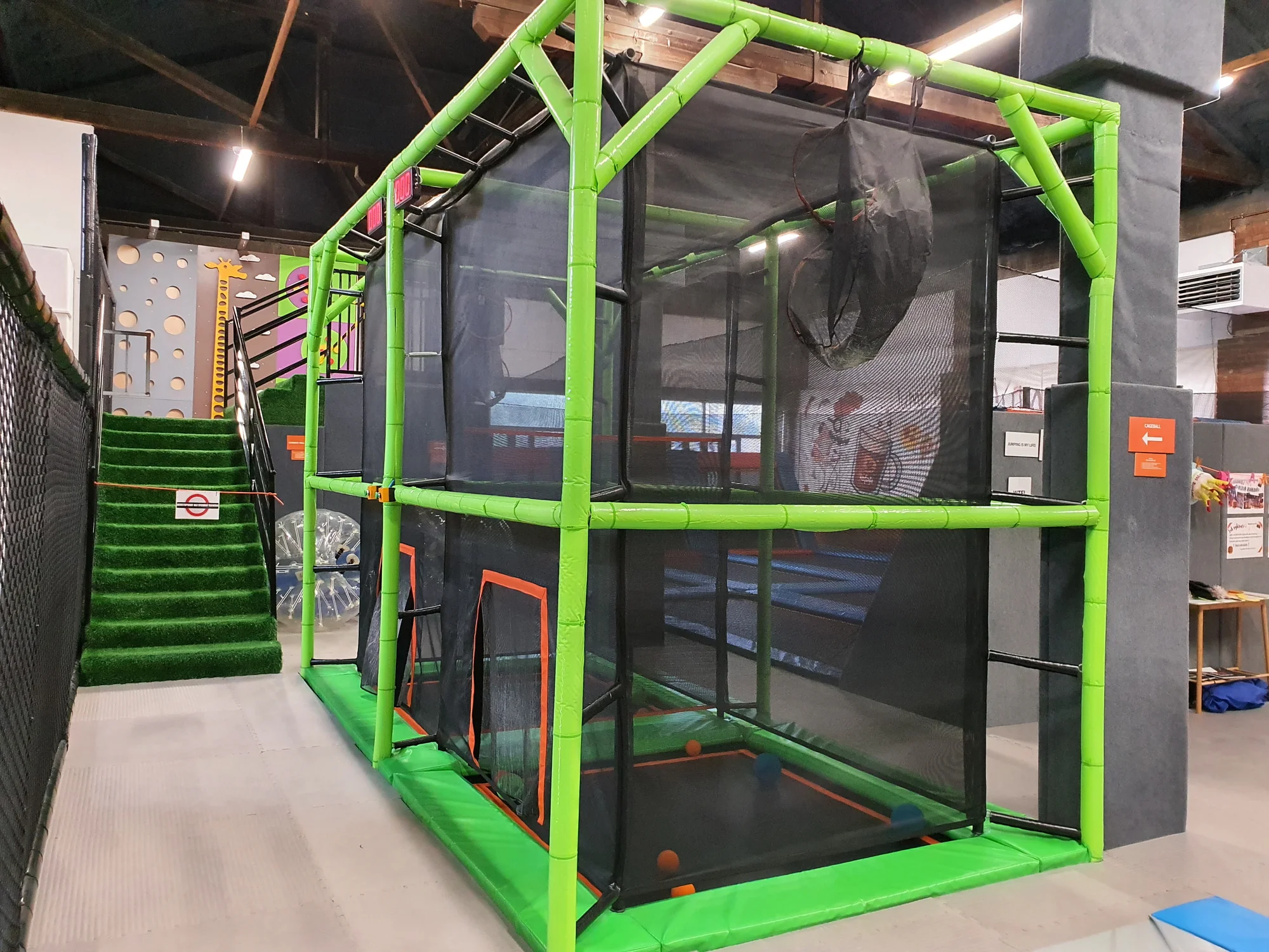Do Jump Family Plzeň ve všední dny: 75 min. v zábavním centru s trampolínami a dalšími atrakcemi