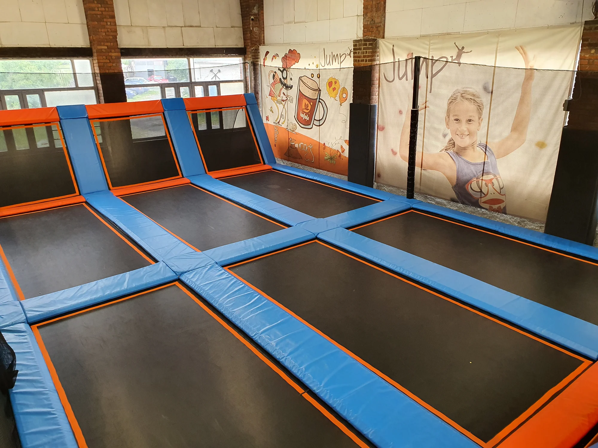 Do Jump Family Plzeň ve všední dny: 75 min. v zábavním centru s trampolínami a dalšími atrakcemi